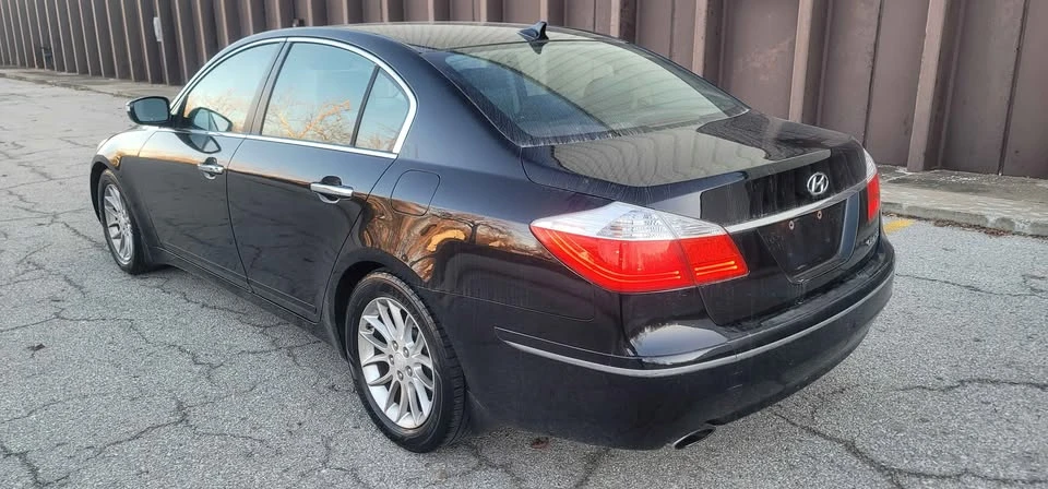 2010 Hyundai Genesis - Image 4 of 13