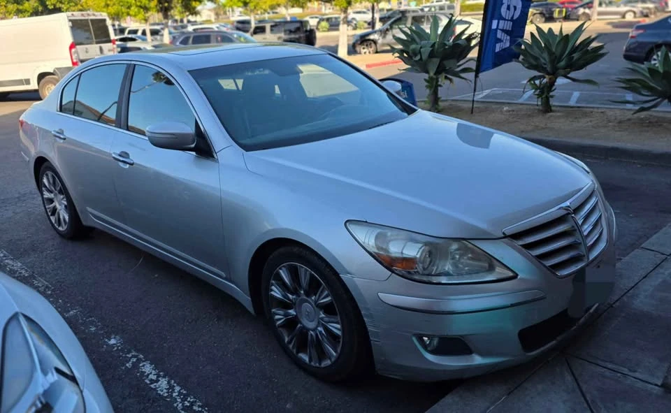 2010 Hyundai Genesis - Image 2 of 16