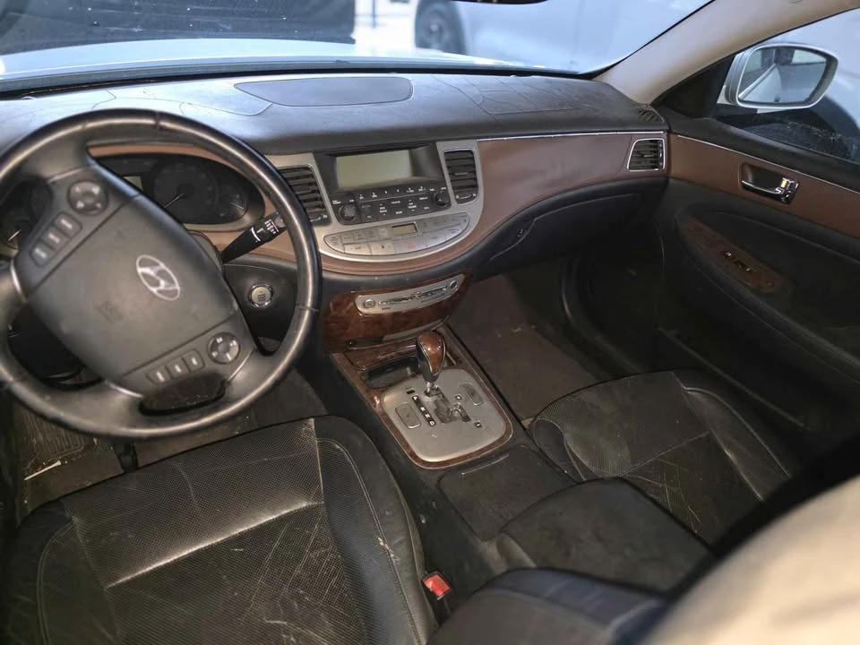 2010 Hyundai Genesis - Image 16 of 16