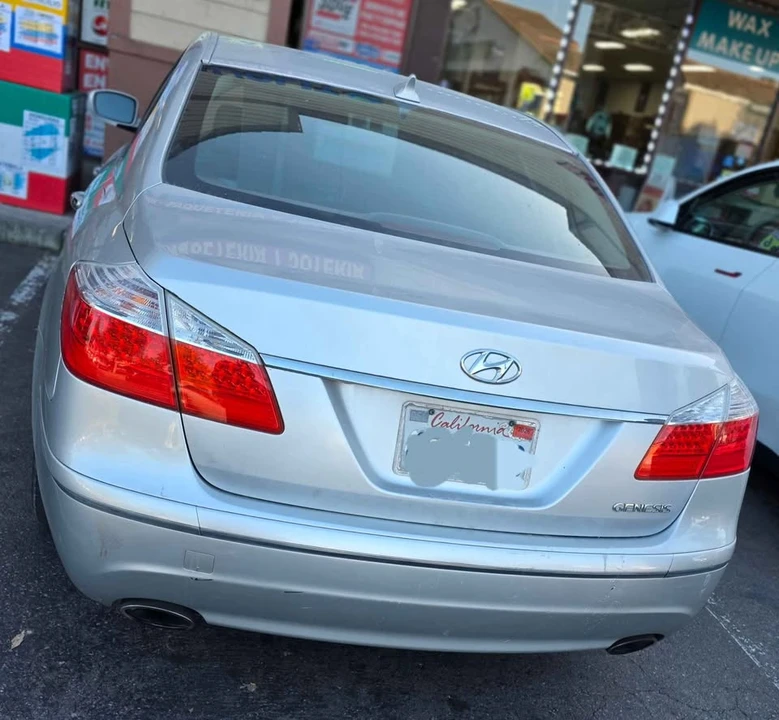 2010 Hyundai Genesis - Image 3 of 16