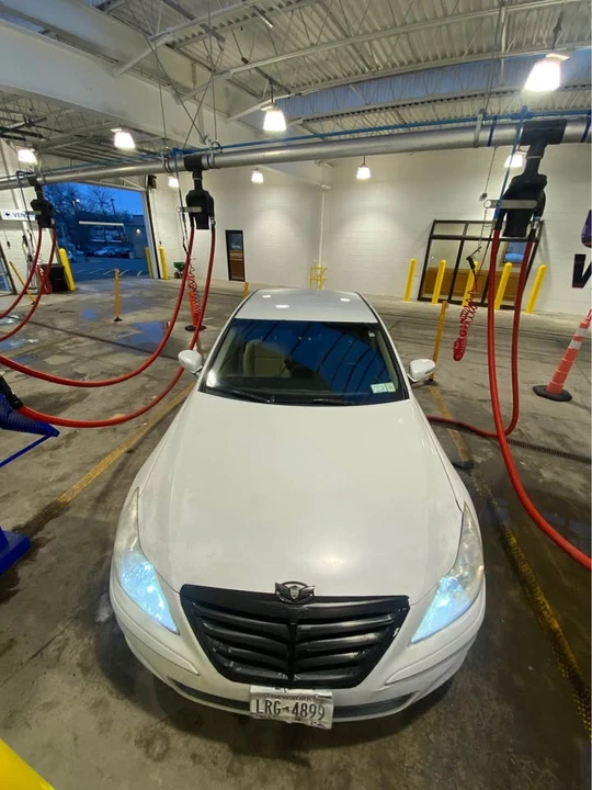 2010 Hyundai Genesis - Image 15 of 15