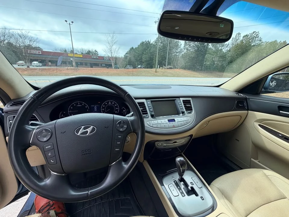 2010 Hyundai Genesis - Image 11 of 11