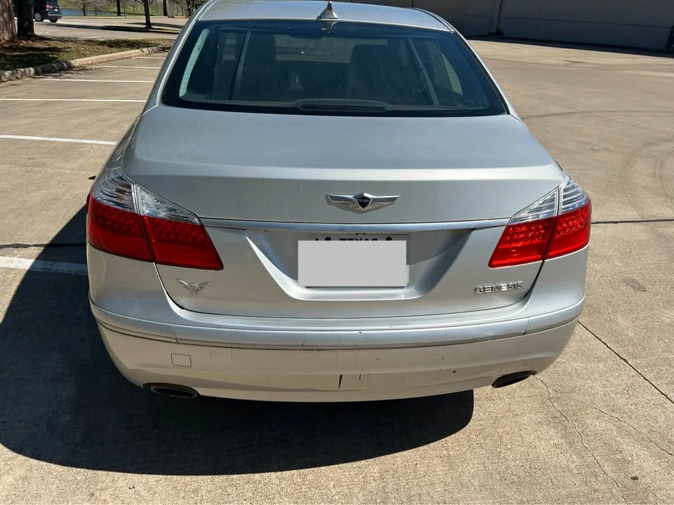 2010 Hyundai Genesis - Image 3 of 20