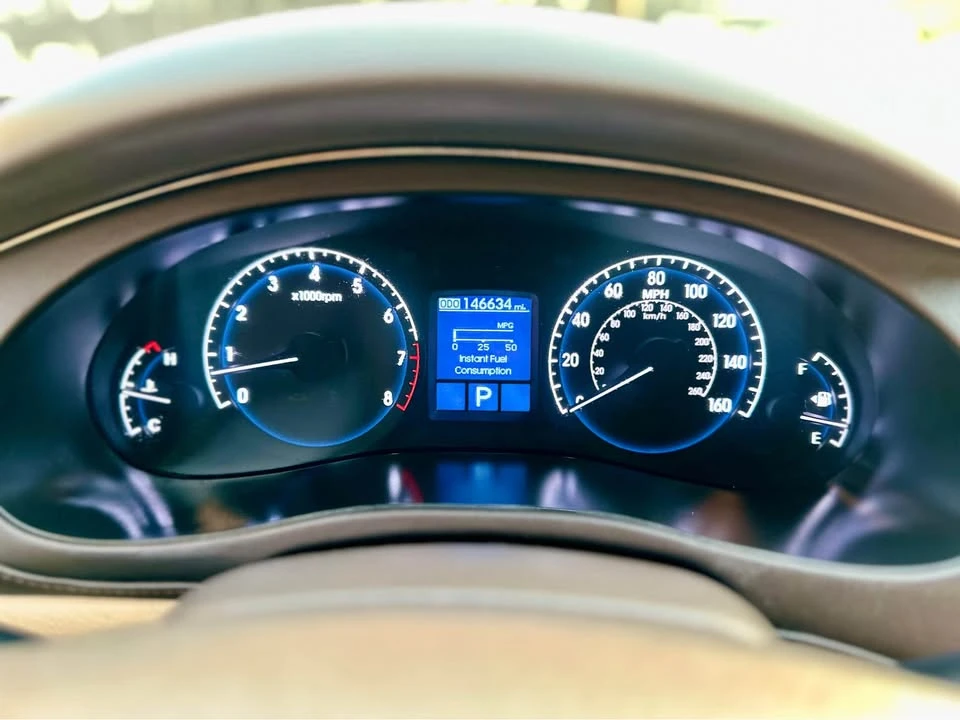 2010 Hyundai Genesis - Image 19 of 20