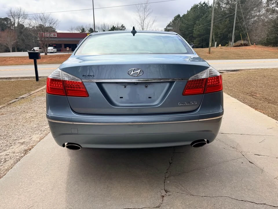 2010 Hyundai Genesis - Image 7 of 11