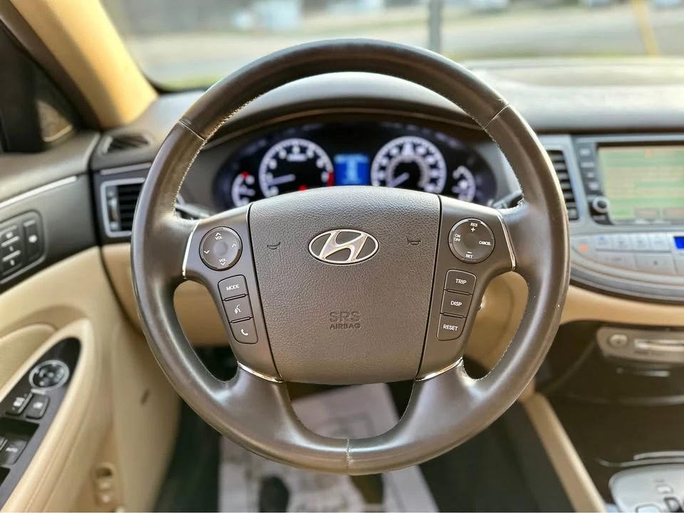2010 Hyundai Genesis - Image 18 of 20