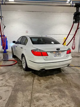 2010 Hyundai Genesis 3.8 Sedan