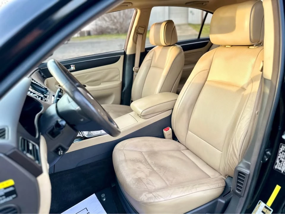 2010 Hyundai Genesis - Image 7 of 20