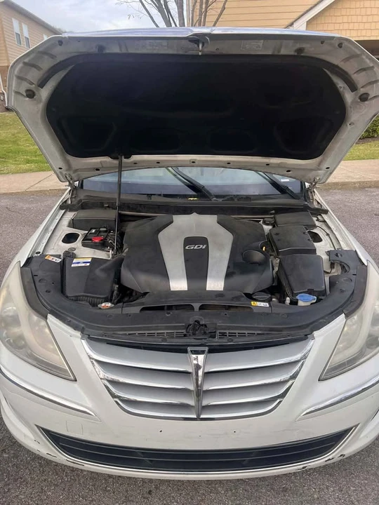 2010 Hyundai Genesis - Image 6 of 6