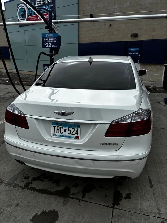 2010 Hyundai Genesis - Image 5 of 12