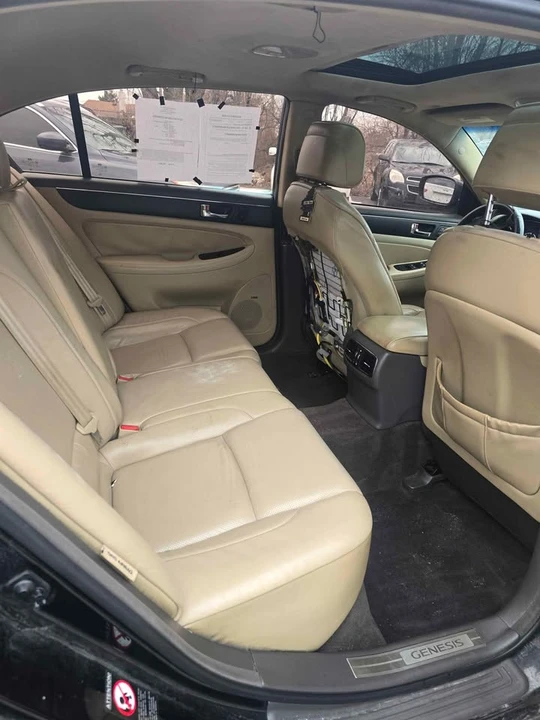 2010 Hyundai Genesis - Image 11 of 12