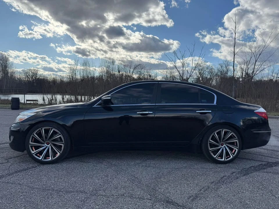 2010 Hyundai Genesis - Image 3 of 11
