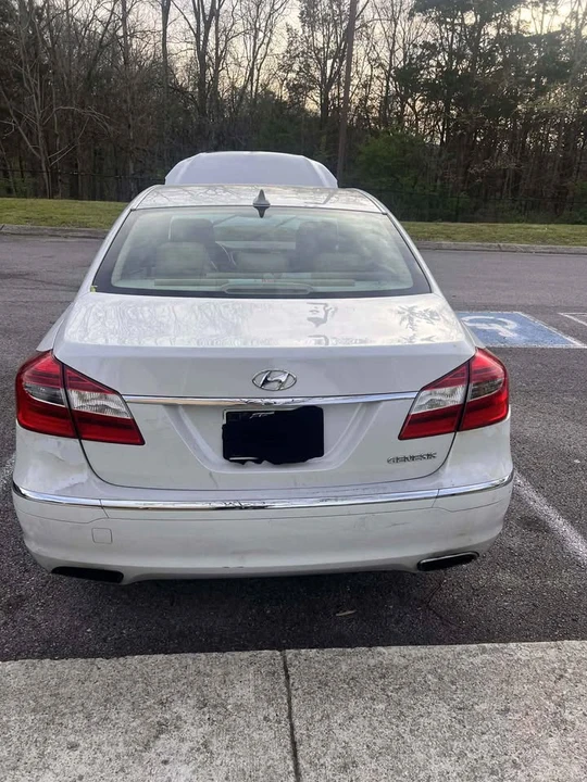 2010 Hyundai Genesis - Image 2 of 6