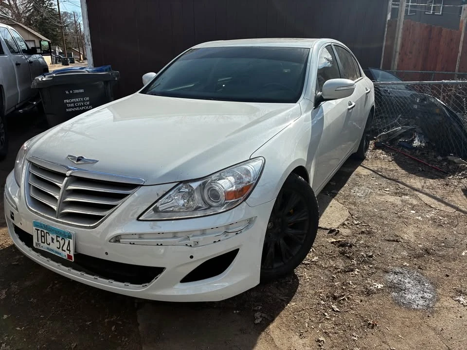 2010 Hyundai Genesis - Image 2 of 12