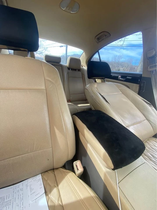 2010 Hyundai Genesis - Image 18 of 21