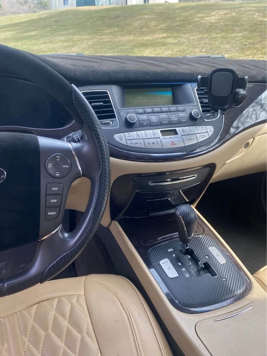 2010 Hyundai Genesis - Image 16 of 21