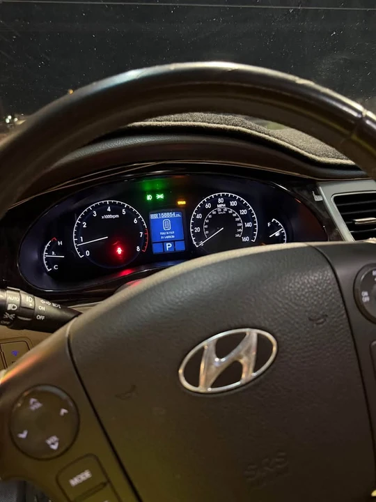 2010 Hyundai Genesis - Image 7 of 8