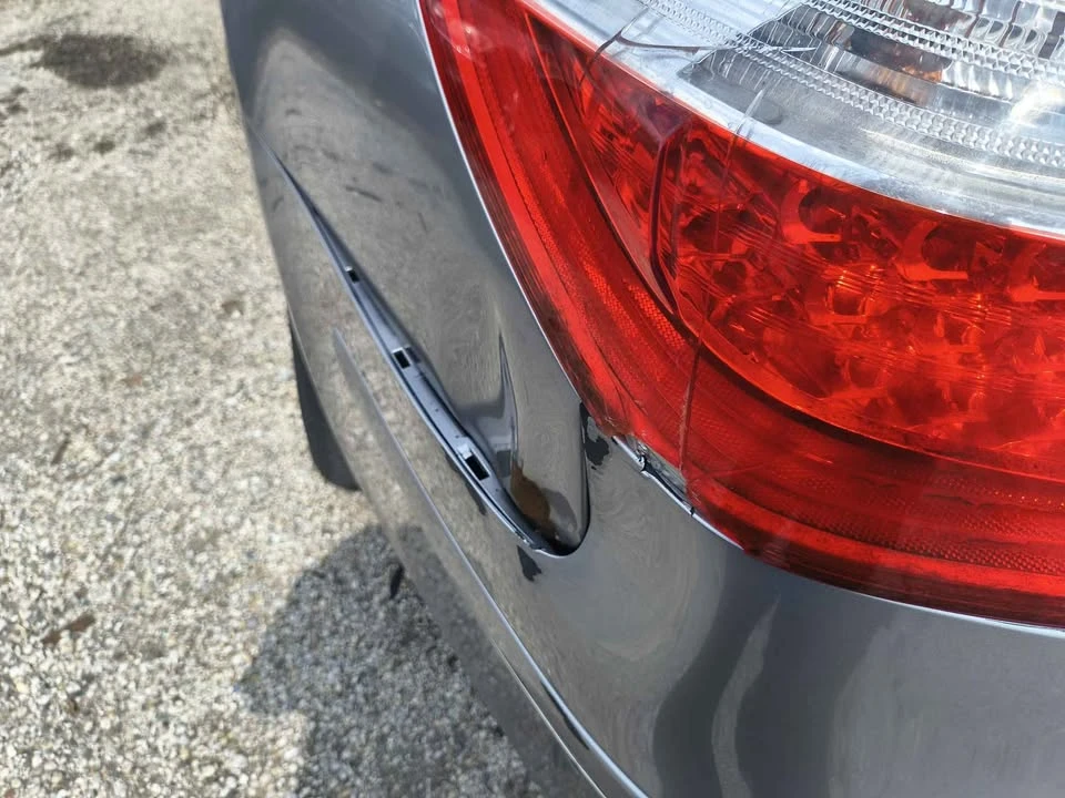 2010 Hyundai Genesis - Image 7 of 19