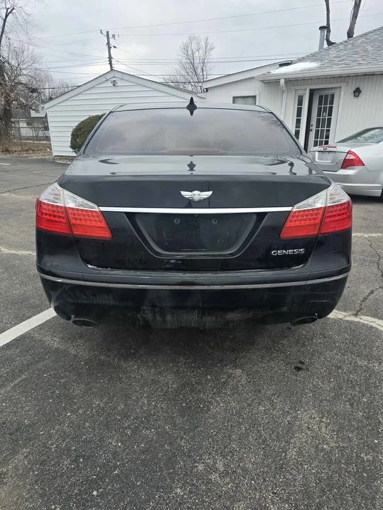 2010 Hyundai Genesis - Image 5 of 12