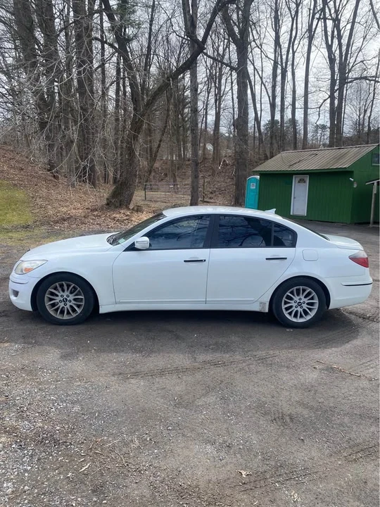 2010 Hyundai Genesis - Image 7 of 21