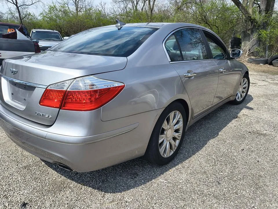 2010 Hyundai Genesis - Image 4 of 19