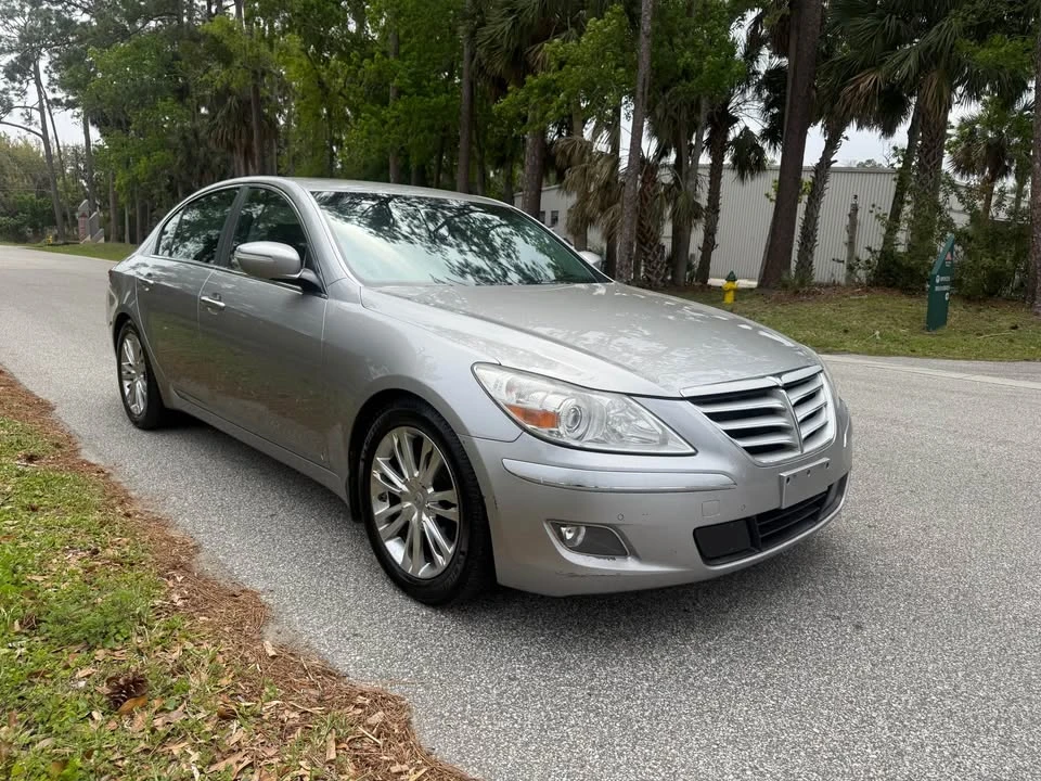 2010 Hyundai Genesis - Image 3 of 19