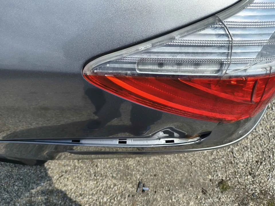2010 Hyundai Genesis - Image 6 of 19