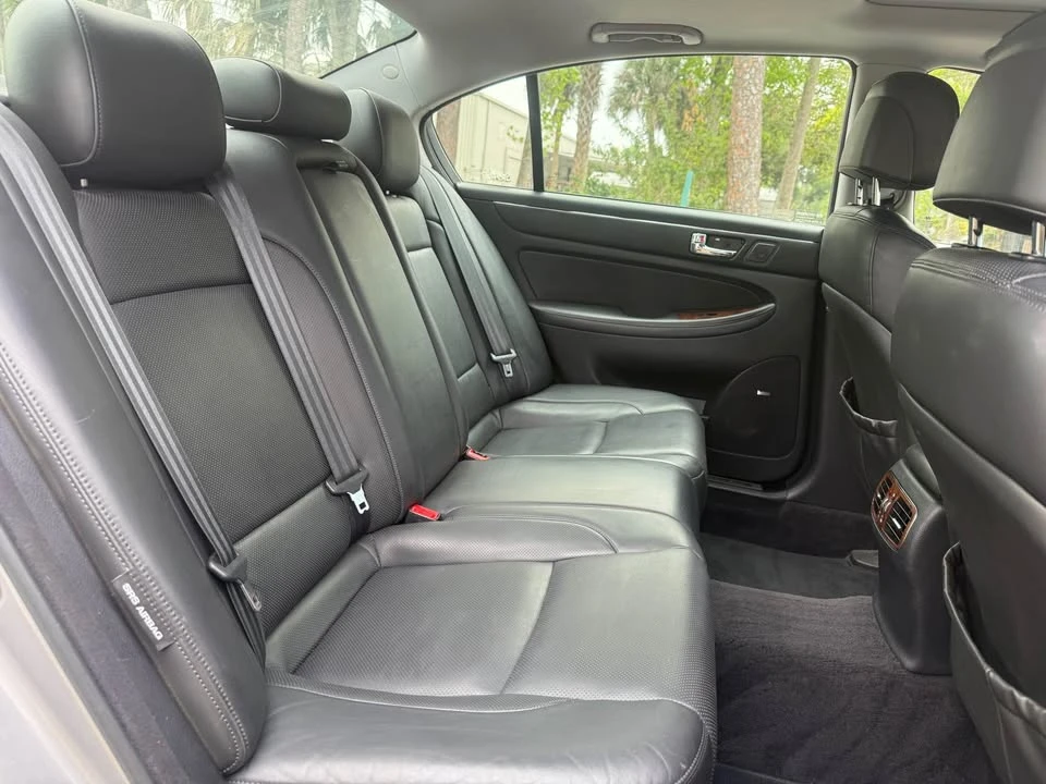 2010 Hyundai Genesis - Image 14 of 19