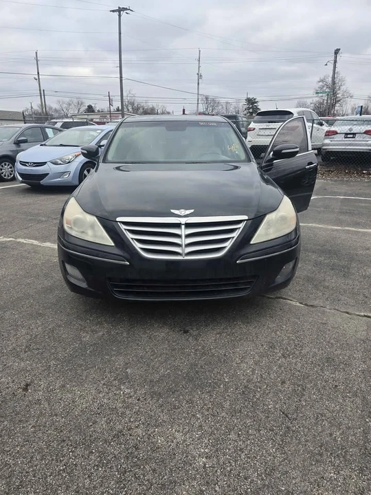 2010 Hyundai Genesis - Image 2 of 11