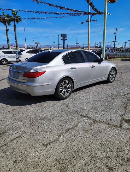 2010 Hyundai Genesis - Image 6 of 10