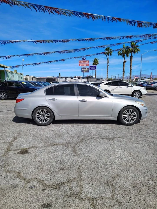 2010 Hyundai Genesis - Image 5 of 10