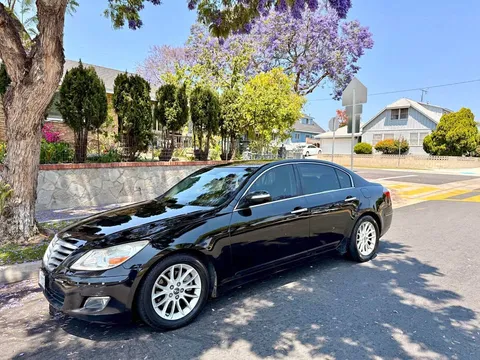2010 Hyundai Genesis 3.8 Sedan