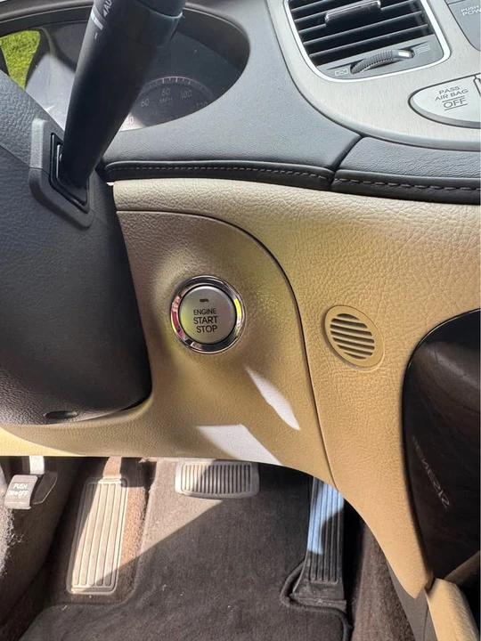 2010 Hyundai Genesis - Image 7 of 20