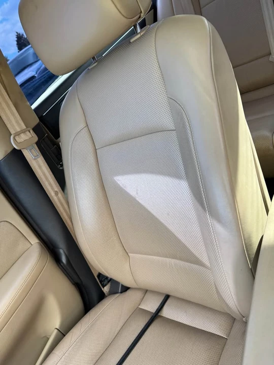 2010 Hyundai Genesis - Image 17 of 20