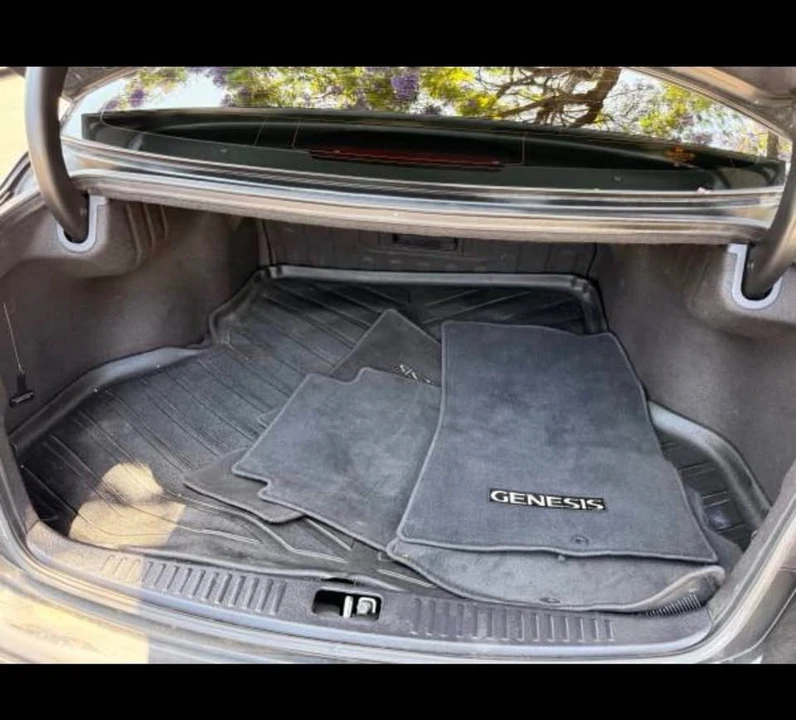 2010 Hyundai Genesis - Image 5 of 7