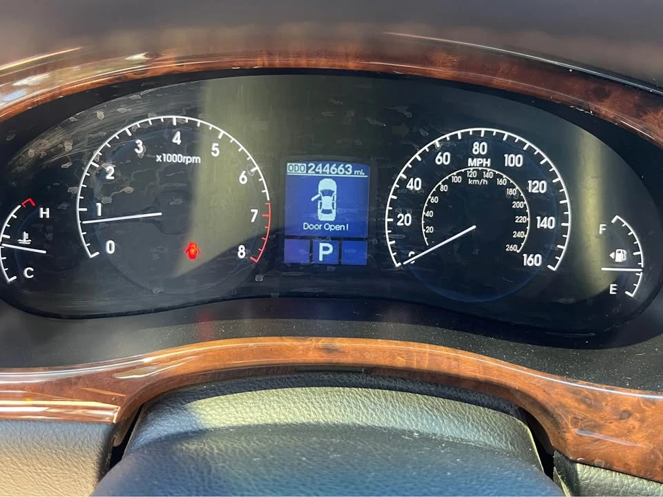 2010 Hyundai Genesis - Image 7 of 13