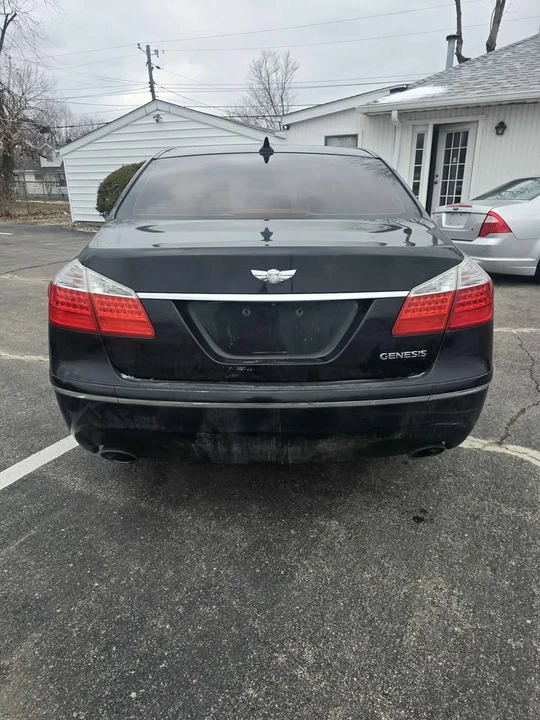 2010 Hyundai Genesis - Image 6 of 12