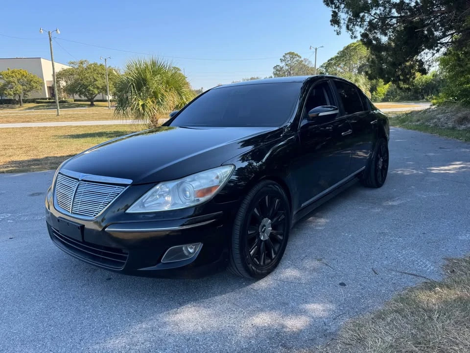 2010 Hyundai Genesis - Image 2 of 10