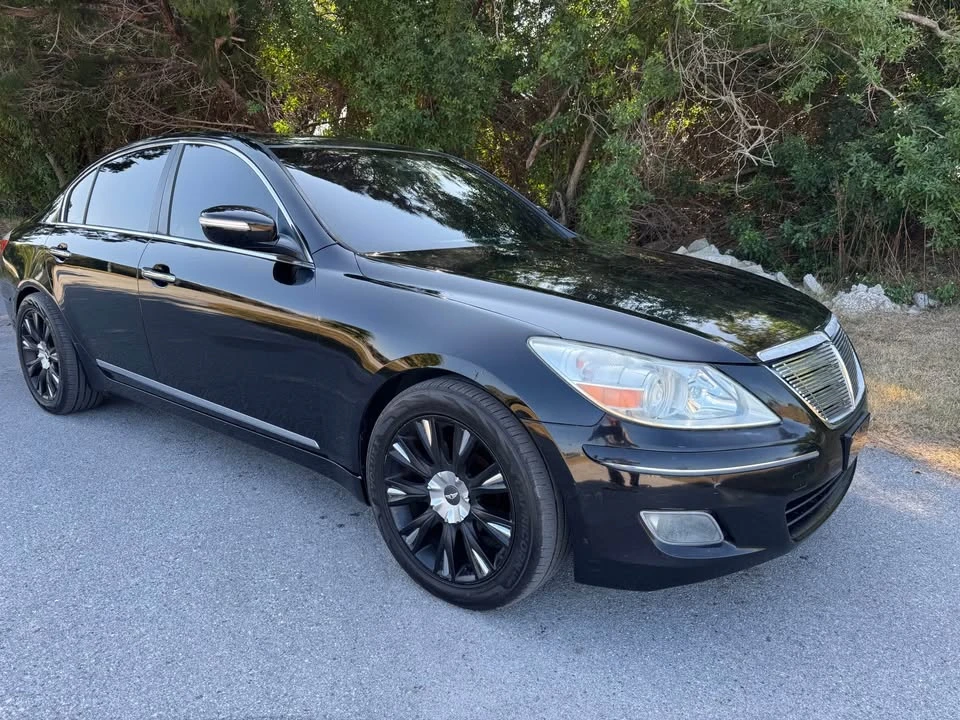 2010 Hyundai Genesis - Image 3 of 10