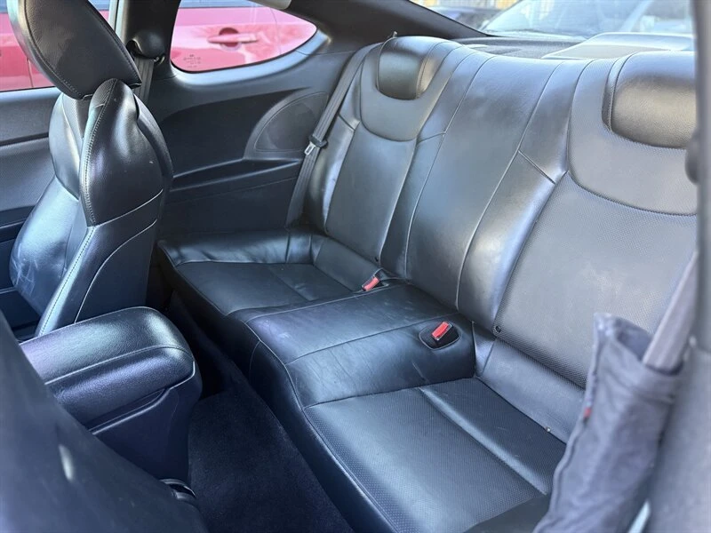 2010 Hyundai Genesis - Image 7 of 10