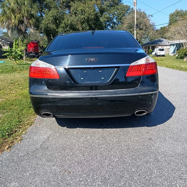 2010 Hyundai Genesis - Image 2 of 7