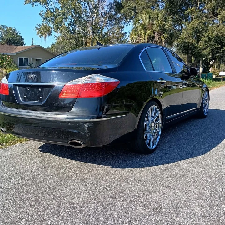 2010 Hyundai Genesis - Image 3 of 7