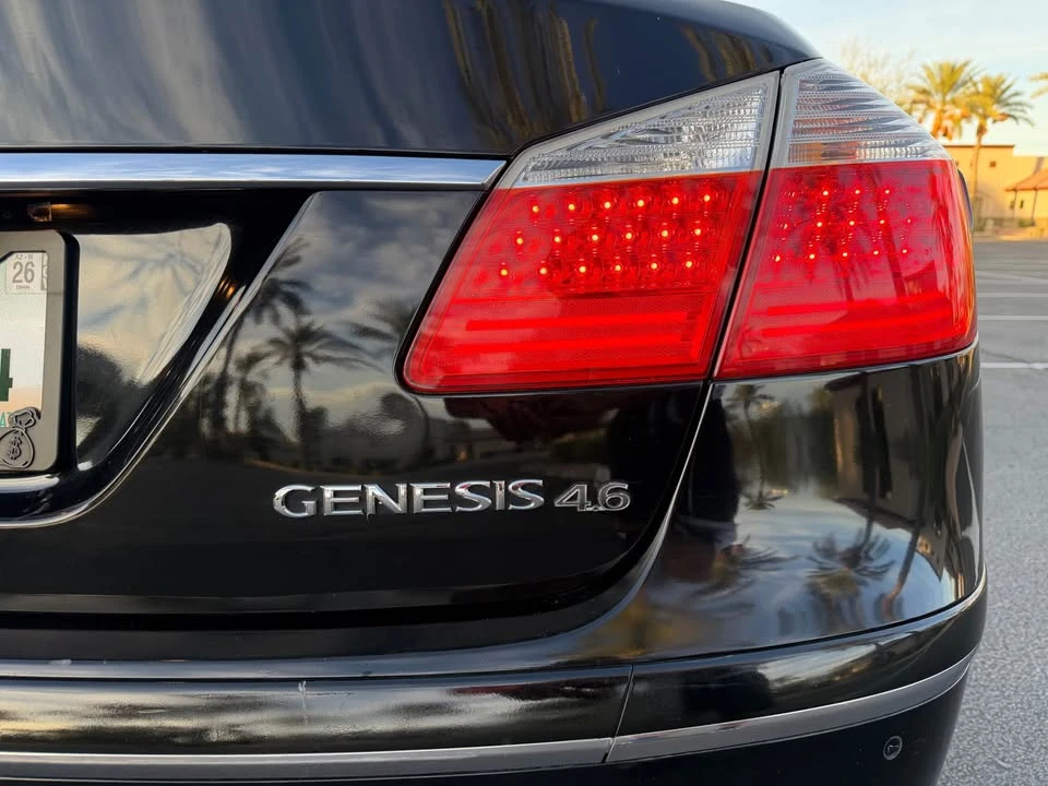 2010 Hyundai Genesis - Image 5 of 13