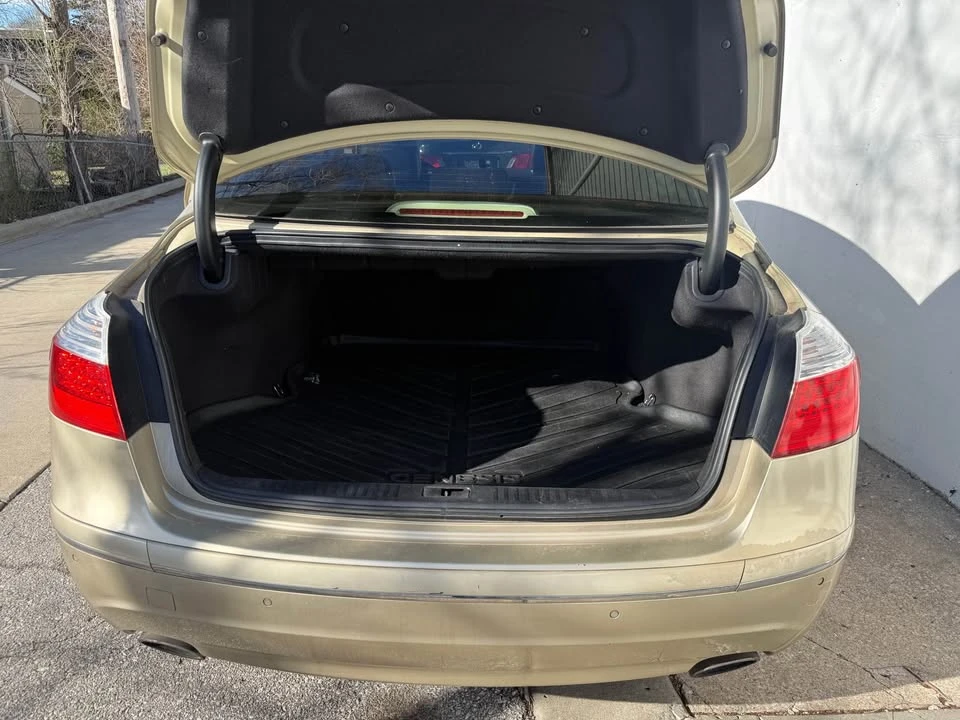 2010 Hyundai Genesis - Image 3 of 17