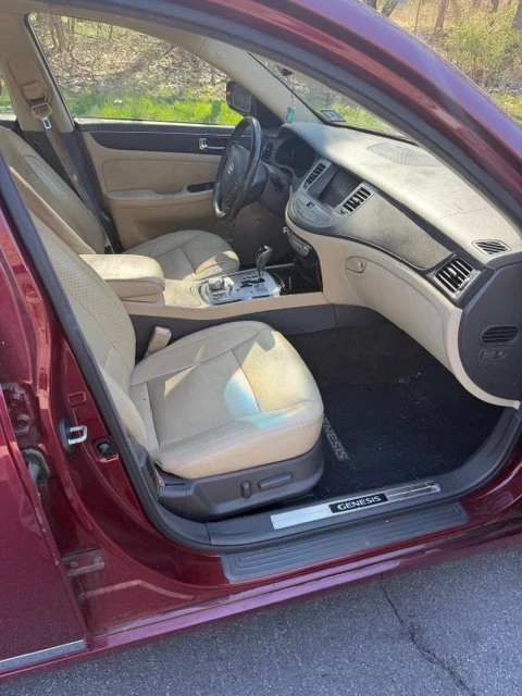 2010 Hyundai Genesis - Image 5 of 6