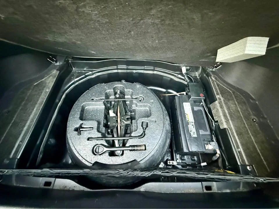 2010 Hyundai Genesis - Image 20 of 20