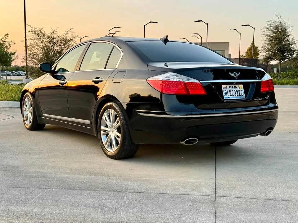 2010 Hyundai Genesis - Image 5 of 20