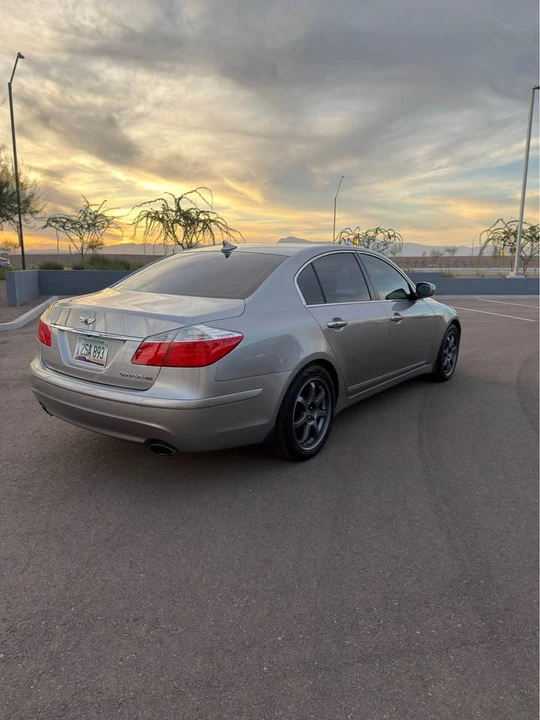 2010 Hyundai Genesis - Image 7 of 12