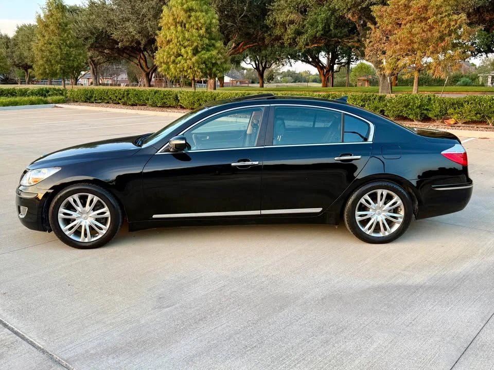 2010 Hyundai Genesis - Image 4 of 20