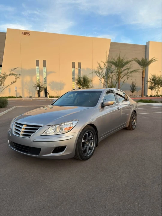 2010 Hyundai Genesis - Image 2 of 12